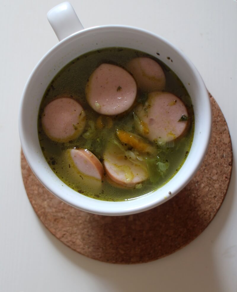 frische klare Suppe auf Gemüsebasis Genuss-mit-fernweh.de