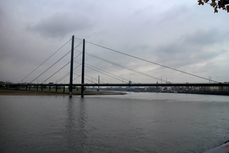 Rhein Düsseldorf Rheinterrassen Genuss-mit-fernweh.de Schumacher in Düsseldorf