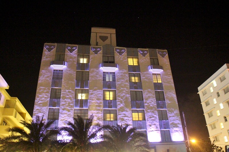 Hilton Garden Inn Miami South Beach at night, Nachts, Art deco Übernachten in Miami